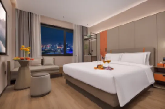 Jiaojiang Paris·Elegant Designer Resort Hotel (Jiazhi Old Street Garden Market Branch)