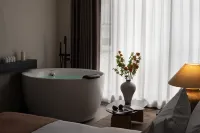 XHotel (Changsha Wuyi Square IFS International Financial Center) Hotel in zona Hunan University of Finance and Economics Auditorium