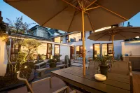 Hongcun Wanfujing Business Resort Hotel