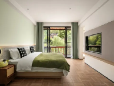 Story Mountain Wind Holiday Bed and Breakfast Hotels in Liping