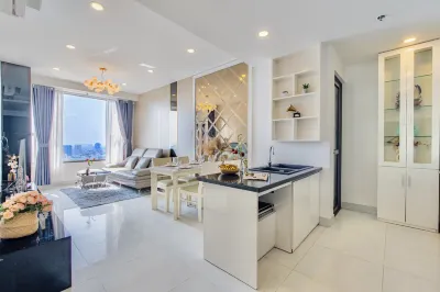 Central Apartment - RiverGate Residence Hotellit kohteessa District 4