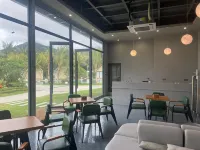 Yeshu Homestay (Wanning Riyuewan Branch) - بار