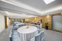 Orange Fruit Hotel (Subway Entrance of Changsha Wuyi Square Railway Station)