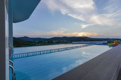 Hefei Lujiang Miracle Village Holiday Homestay - Infinity Pools