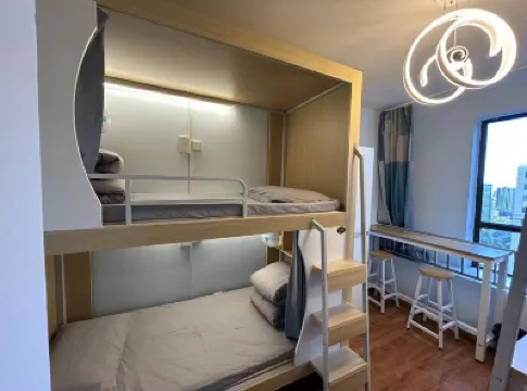 Lishe Capsule Hostel (Hailiang Square) โรงแรมใน