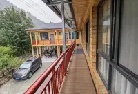 Qingchuan golden autumn Garden hostel