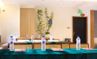 Linxi mountain residential quarters (North Scenic Area tourist distribution center shop)