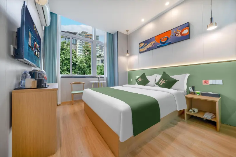 Chengdu Bimanting Hotel (Baiguolin Metro Station, Broad and Narrow Alley)