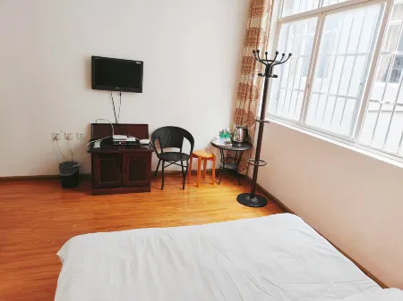 Longling Rujia Apartment