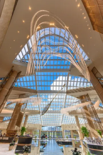 Radisson Collection Lingang Shanghai Отели рядом с достопримечательностью «Underground Plaza»