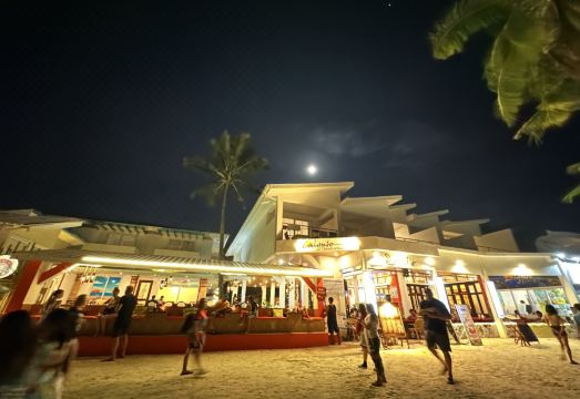 리조트 수영장 전경