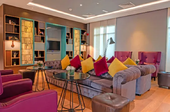 Premier Inn Dubai Investments Park Отели рядом с достопримечательностью «Дубай Спортс Сити»