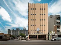 屏東河堤時尚旅店-恆春館 鄰近恆春古城魅力商圈的酒店