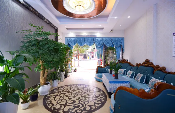 鎮雄鴻錦大酒店