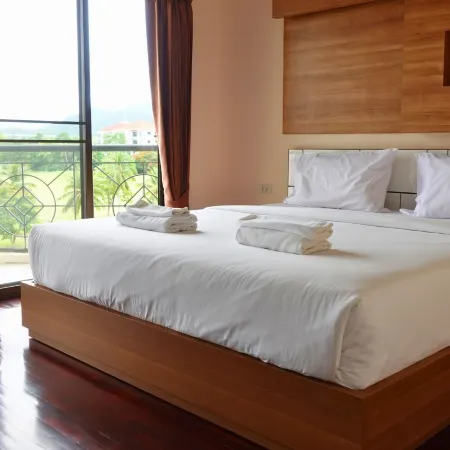 Seastar Hotel and Service Apartment