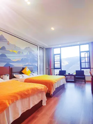 Deqin Moshang Huakai Boutique B&B Hotel dekat Feilai Temple Scenic Area - Viewing Platform No. 1
