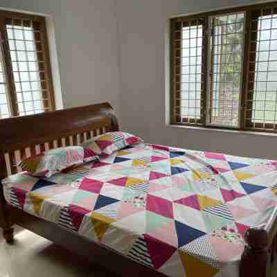 Full AC 4bhk townhouse, 10 mins from airport Rooms