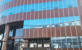 HanTing Hotel (Shanghai Nanjing Road Pedestrian Street Center)