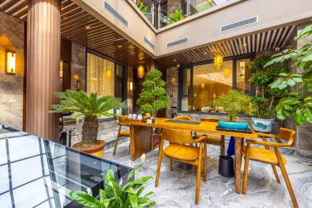 Qijing Homestay (Linxia Bafang Shisanxiang)