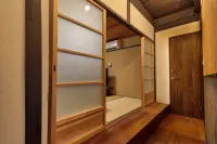 Kanade Fushimiinari - Bungalow