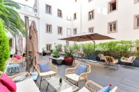 ホテル ボー リヴァージュ プロムナード・デ・ザングレ周辺のホテル