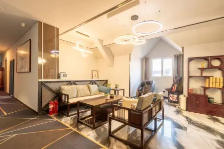 Rujia Business Hotel