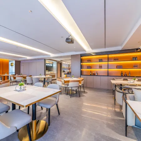 Homeinn Plus Hotel (Wuhai Haibowan District Wanda Plaza)