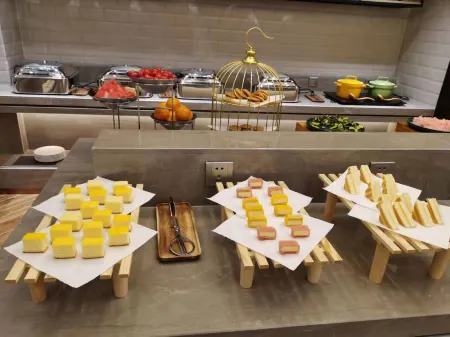 Morning Hotel (Hecheng District Government Huaihua University) Отели рядом с достопримечательностью «Juleyuan Large-scale Recreation Ground (East Gate)»