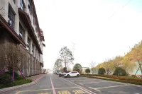 Jiangmao Mangu Hot Spring Resort Hotel - parking