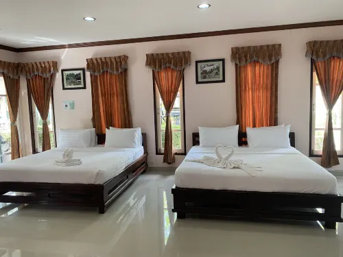 Dhammachart Riverview Resort Hotels in Mueang Samut Songkhram