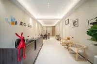廈沫·美居飯店（廈門湖裡萬達店） 吳府王爺千秋附近的飯店