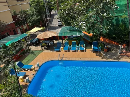 PorterHouse Beach Hotel