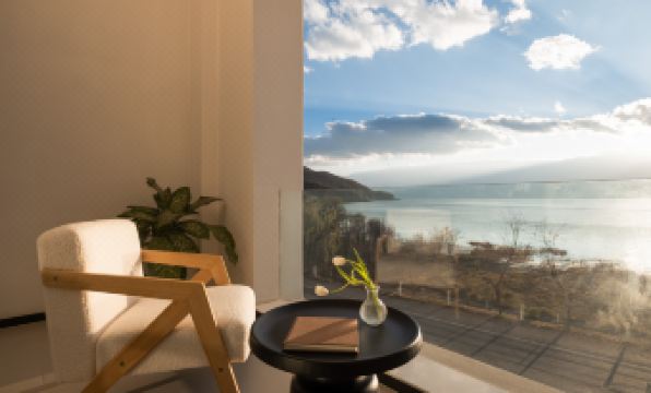 MeiChenDaiShuiHe DesignerReaortB&B with full sea view