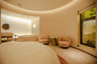 Dalian Manshe Hot Spring Hotel (Donggang Business District Gangwan Square Subway Station)
