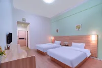 Libo Fashion Hotel (Lipu Central Square Branch) Hotels in Lipu