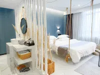 3.14 Hotel