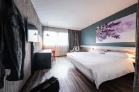 Ibis Styles Linz Hotels near Mariendom Linz