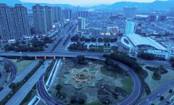 Elong R.YUN Hotel (Tiantaishan High-Speed Railway Station)