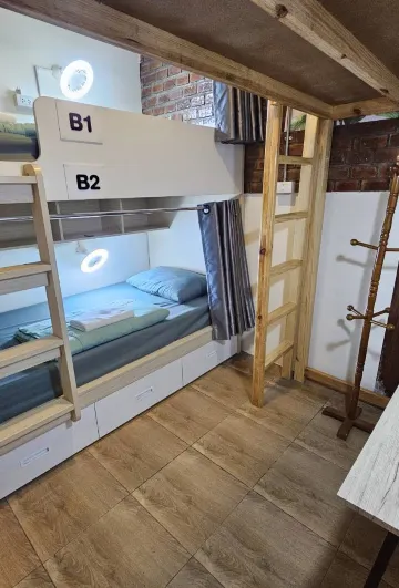 ห้องพักเตียงสองชั้นสำหรับผู้หญิง