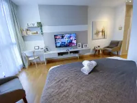 Sanitized, KL Gateway@ Bangsar KL | Netflix | LRT Hotels in Bangsar South