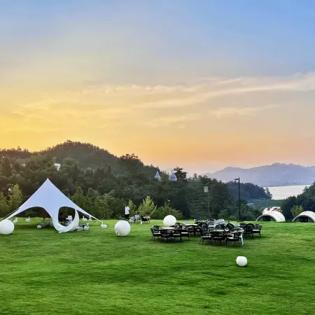 Xishe homestay by Mount Huangshan Lake