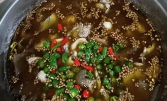 Hanyuan Hushang Yunju Homestay