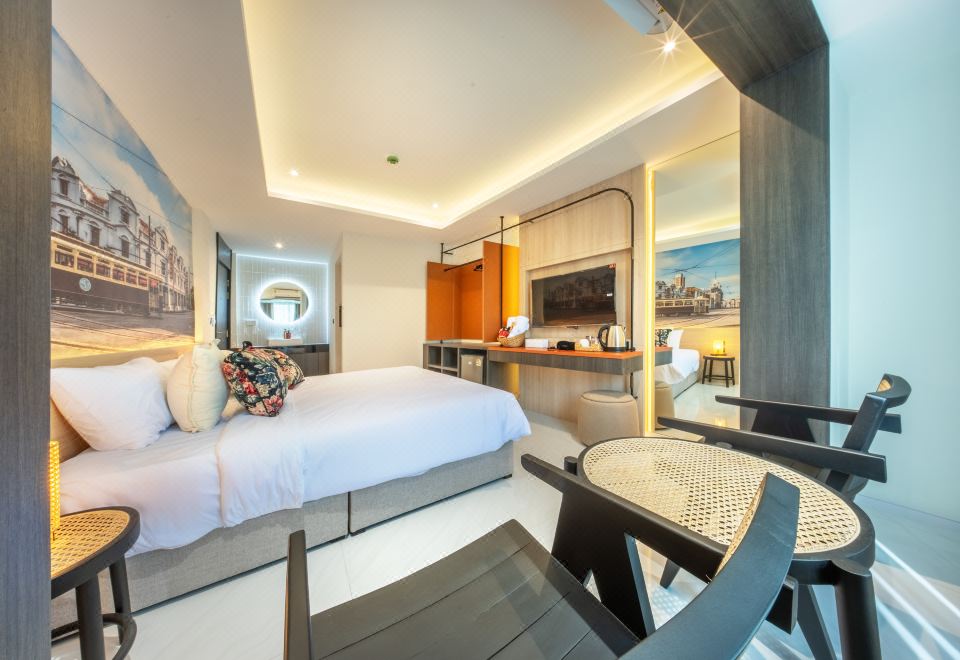 U TOR 근처 야시장