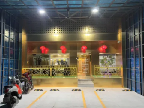 Golden Mango home Hotel Các khách sạn gần Nhà hát Siam Niramit