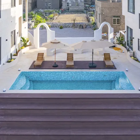 sea into the yard
