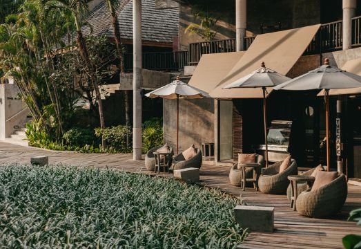 4. 더 데와 코 창..