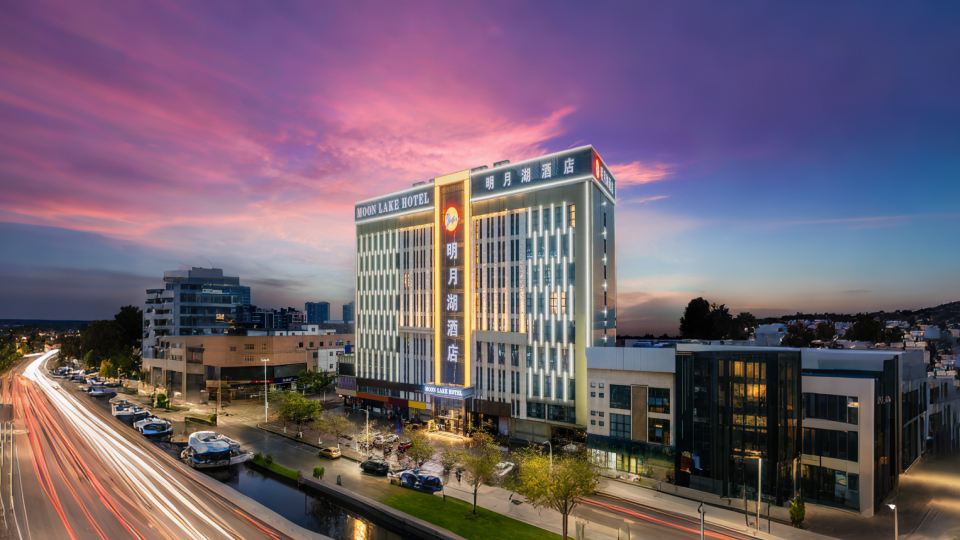 Moon Lake Hotel(Baise Longjing Street Universal Commercial Center store)