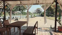Ingnaam Thajeen Hotels in Si Prachan District