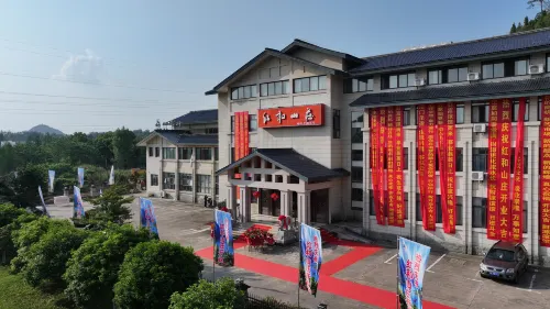 Honghe Manor