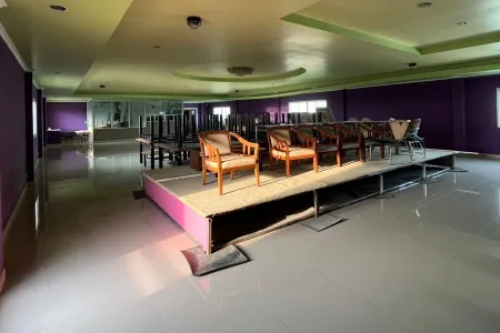 Chompoo Inn Отели рядом с достопримечательностью «Wat Lan Tak Fa»